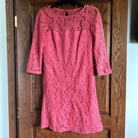Trina Turk Dresses & Skirts - Trina Turk lined cotton mid sleeve salmon colored dress size 4